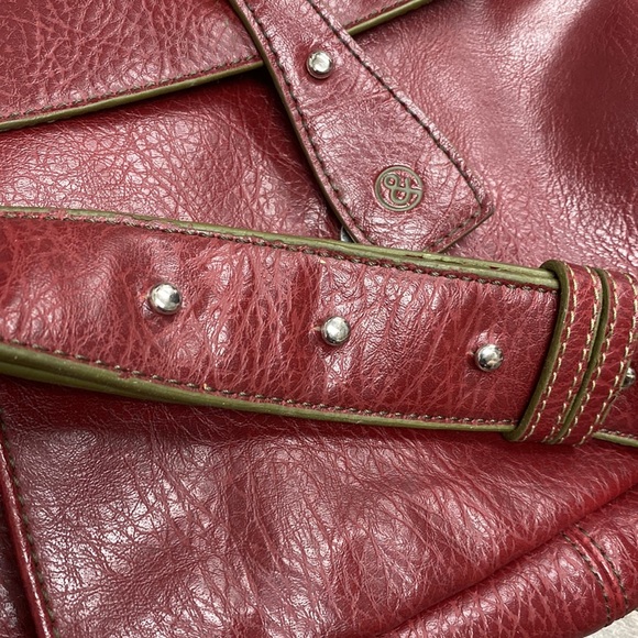 Matt & Nat Red Vegan PVC Messenger Bag - Picture 3 of 16